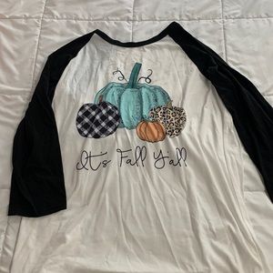 Bellelily “it’s fall yall” baseball tee!